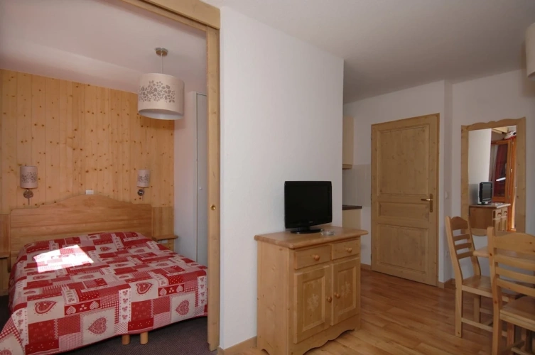 2 Bedrooms Chalet