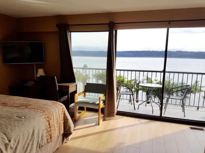Quadruple Suite with balcony and oceanfront
