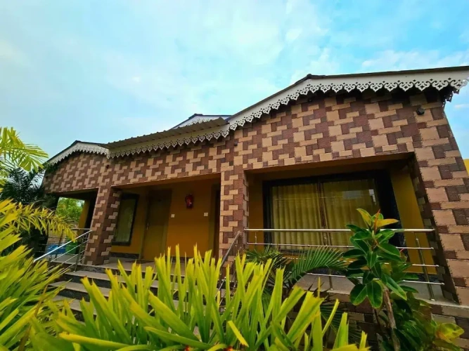 Cottage with balcony