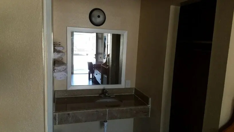 Budget Inn