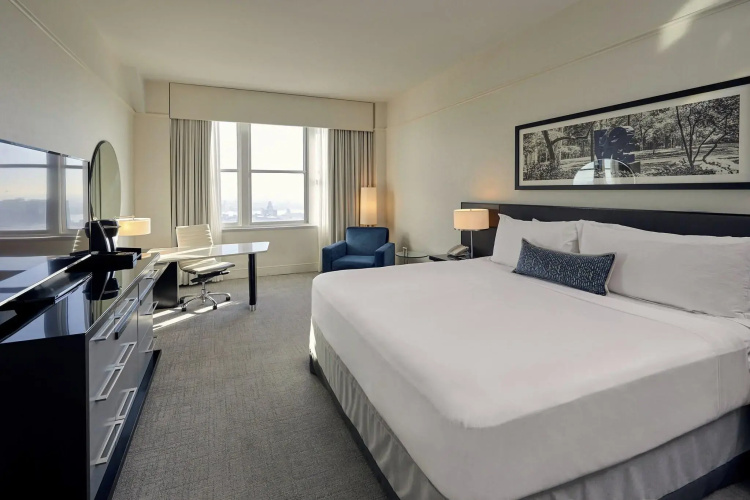 Loews Philadelphia Hotel