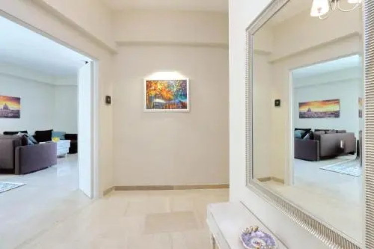 Oksana's Bernadette Apartment