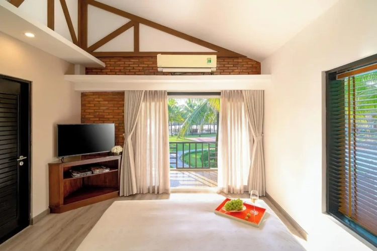 Deluxe room with balcony and with ocean view