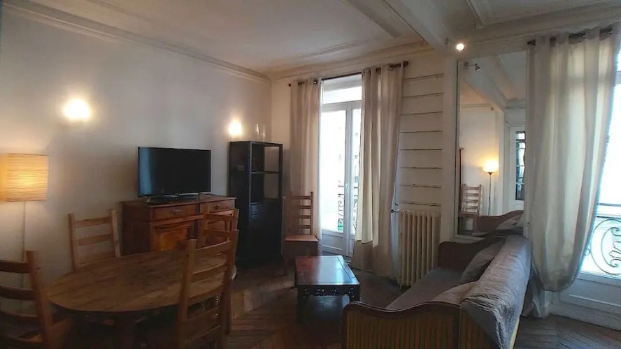 Saint Michel Free Parking Apartments - Image 9