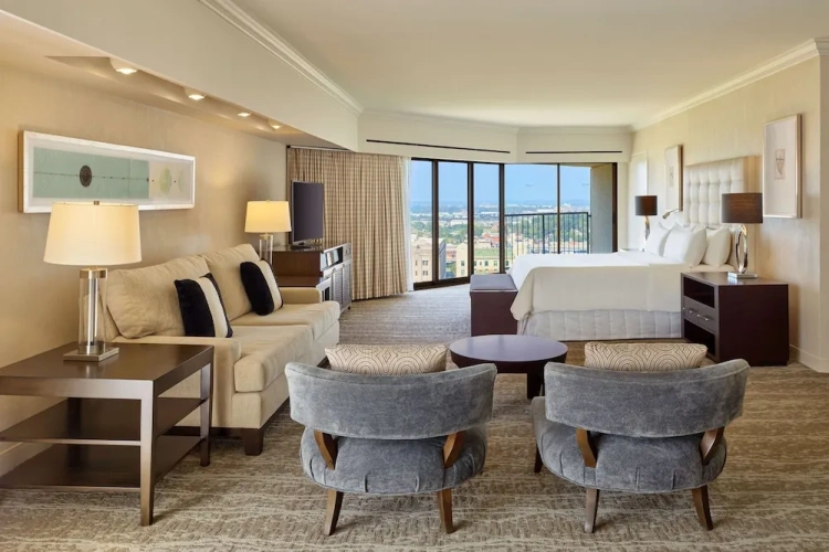 Double Club Suite with city view