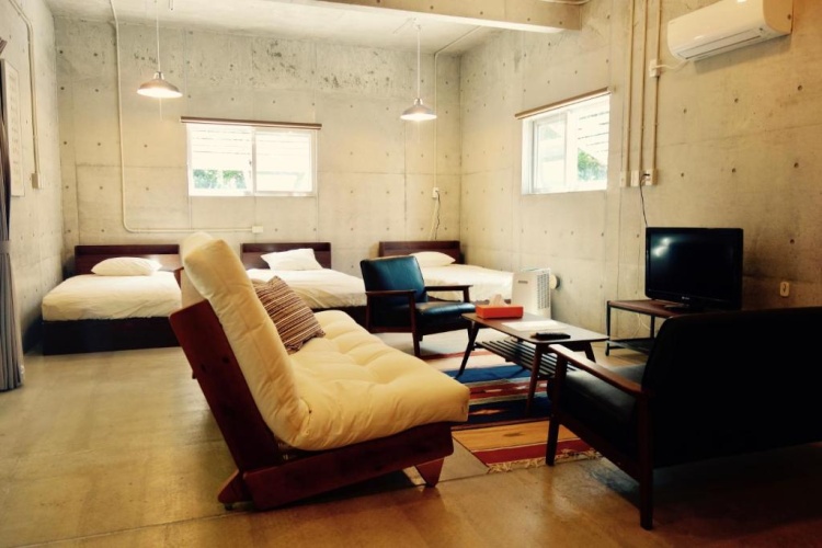 Standard Triple room