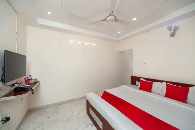 Le Mint By OYO Rooms