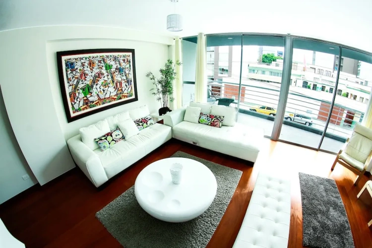 3 Bedrooms Apartment