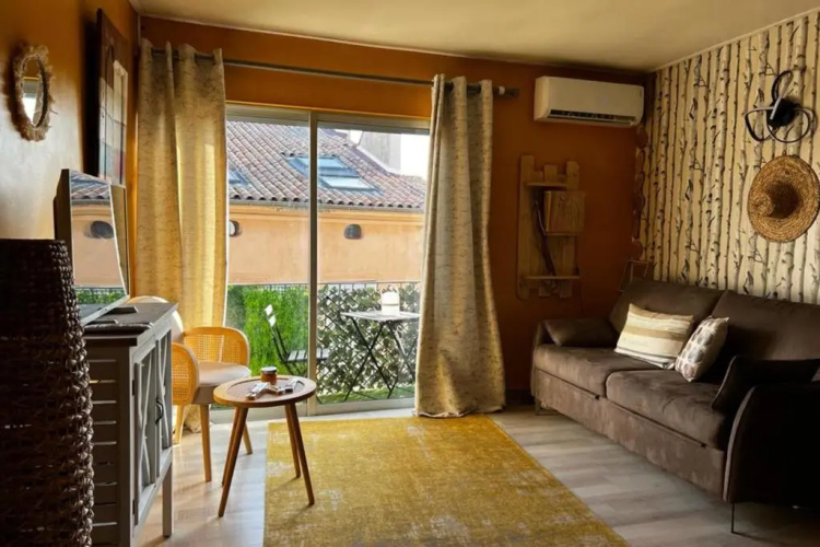 Nice Studio 20 M Near The Place D'albertas!