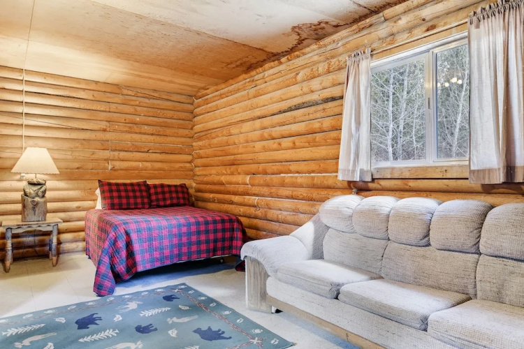Sawtooth Lodge