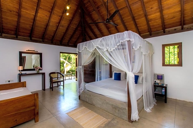 Triple Country House Room