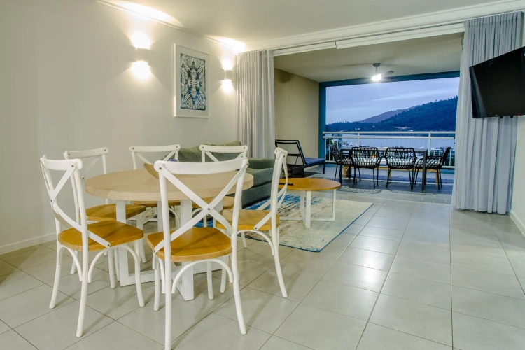 2 Bedrooms Deluxe Apartment