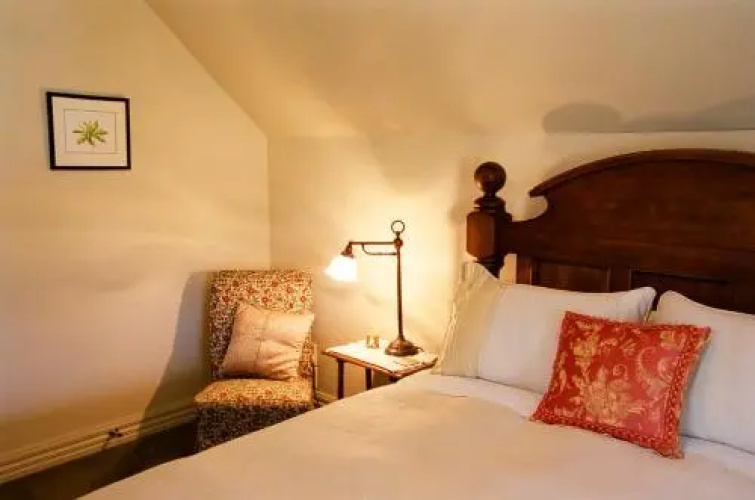 Anglesea House Inn