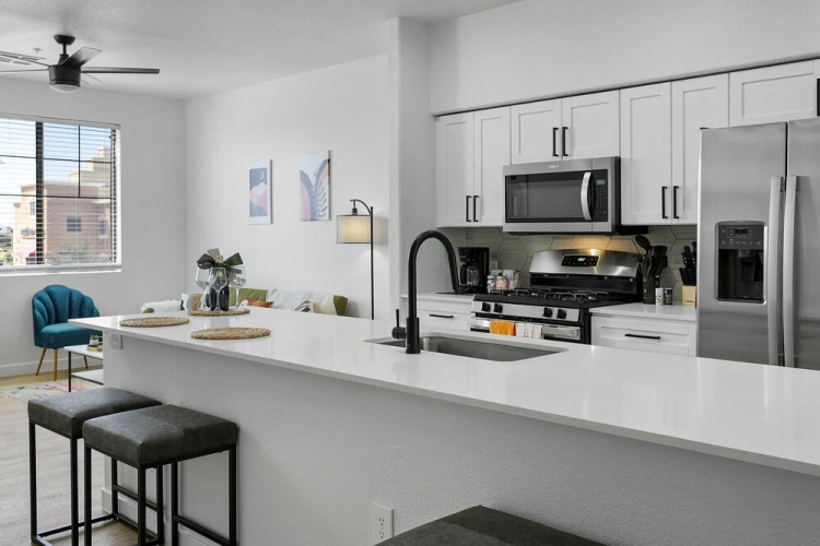 CozySuites at Glendale