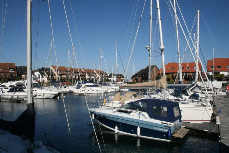 Boathouse Hotel