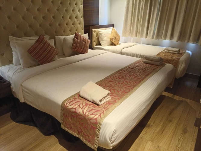 Standard Triple room