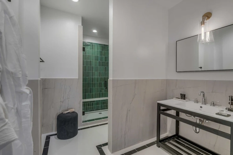 Premier room