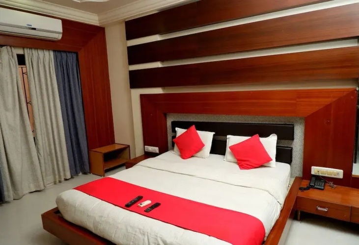 Hotel City Palace by OYO Rooms