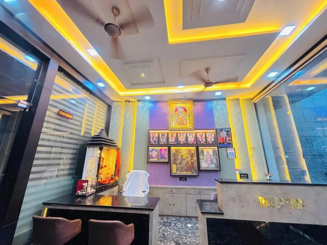 Hotel sadhana palace
