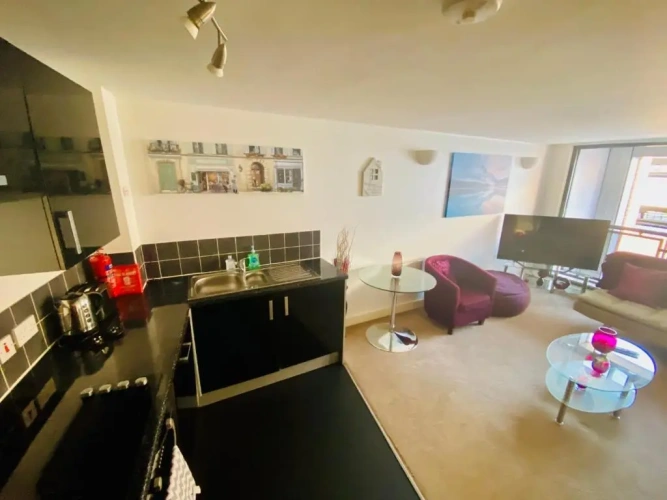 2 Bedrooms Apartment