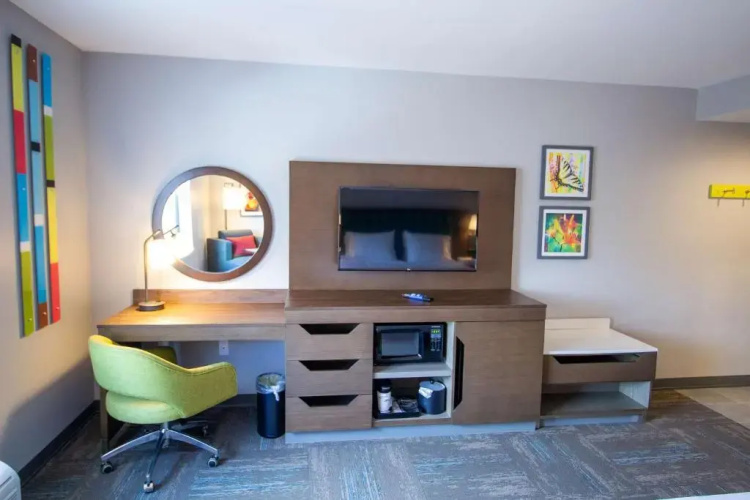 Hampton Inn & Suites North Attleboro