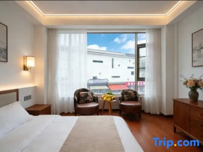 Standard Twin room with sunset view