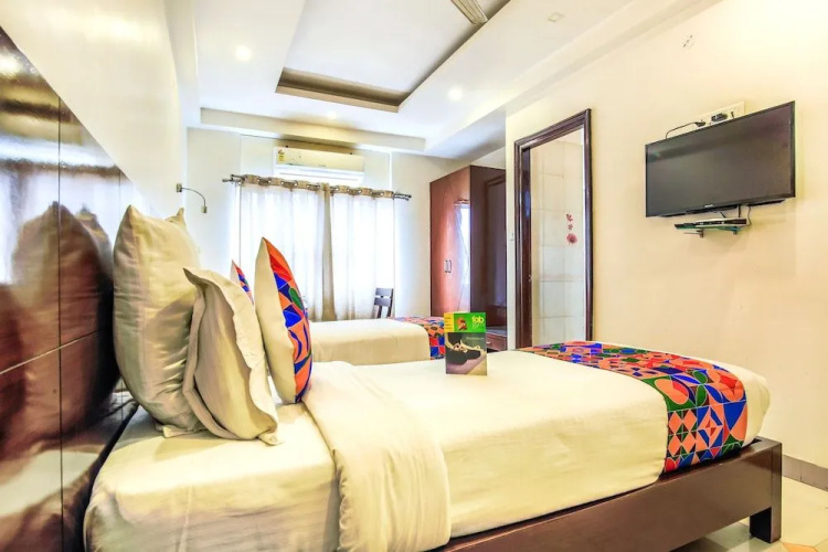 Fabhotel Royal Heritage