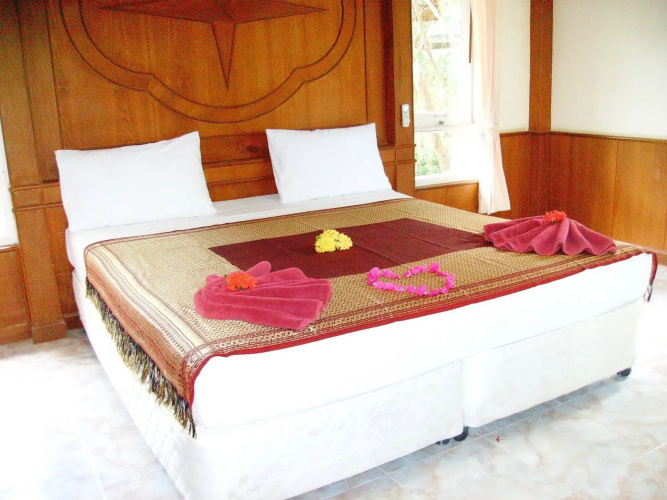 Lanta Palm Beach Resort