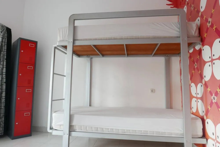 Retra's Hostel