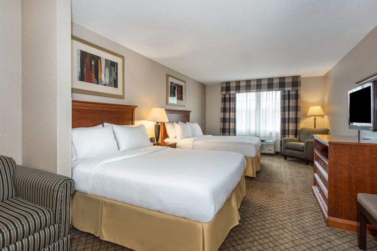 Holiday Inn Express Hotel & Suites Tilton - Lakes Region