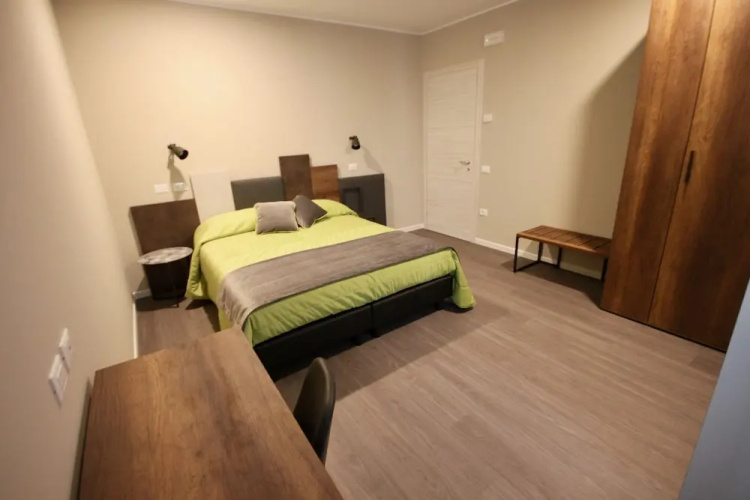 Pove 2.4 Hotel