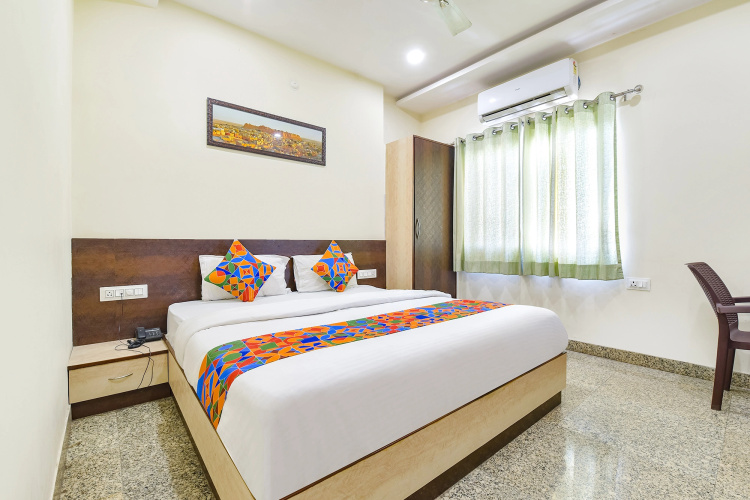 Fabhotel Vardan Villa