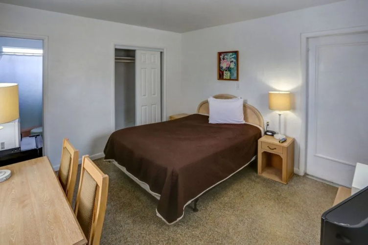 Richard's Motel Studios