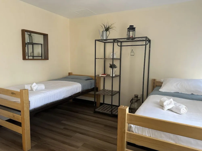 2 Bedroom Downtown Apt Walkable Safe Clean
