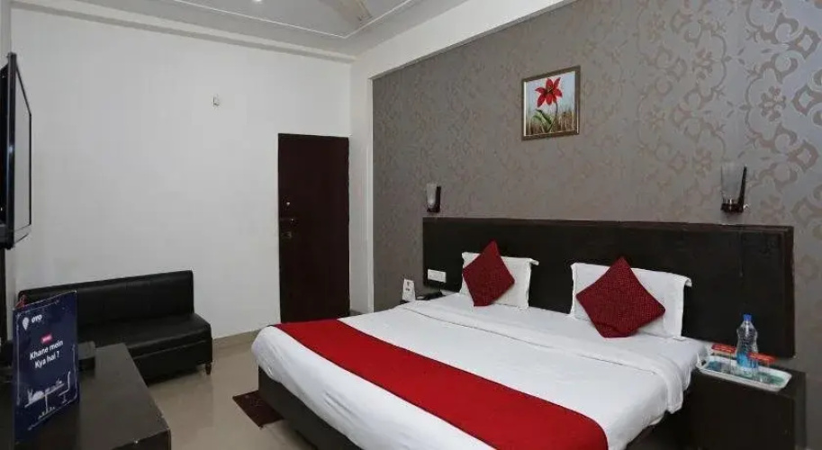 Hotel Kanha Continental by OYO