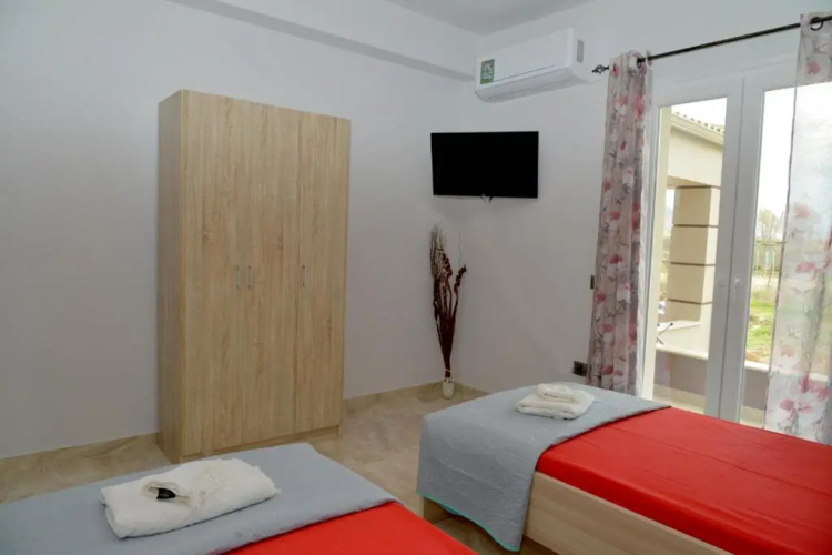 ANTIGONH COUNTRYSIDE VILLA !i