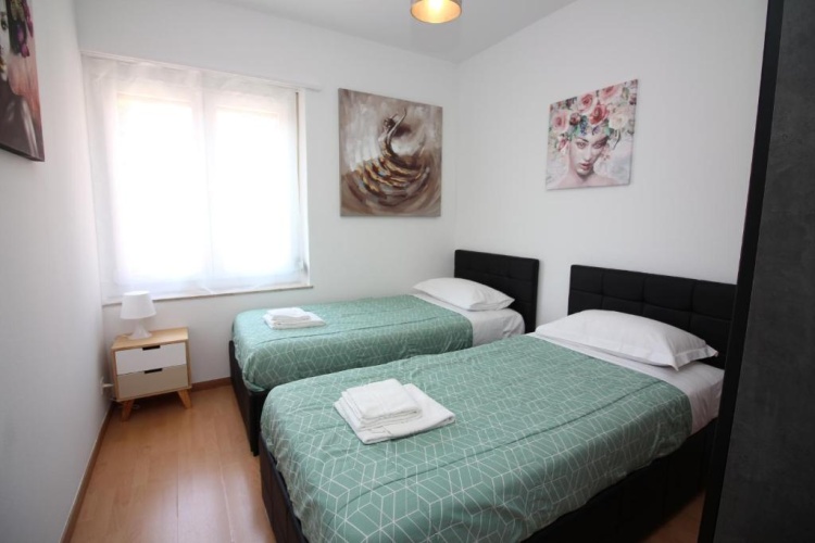 2 Bedrooms Apartment