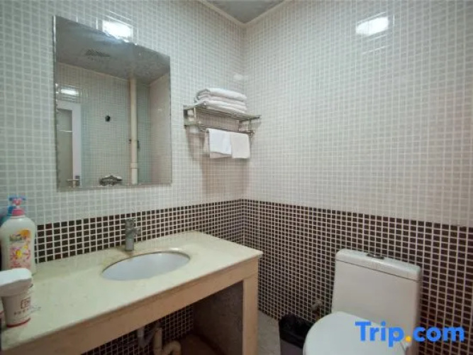 Zhongxiang Business Hotel