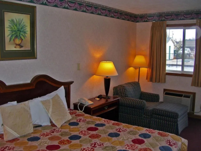 Colonial Inn