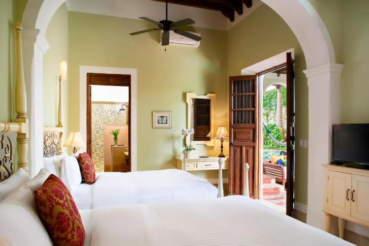 Casa Lecanda Boutique Hotel