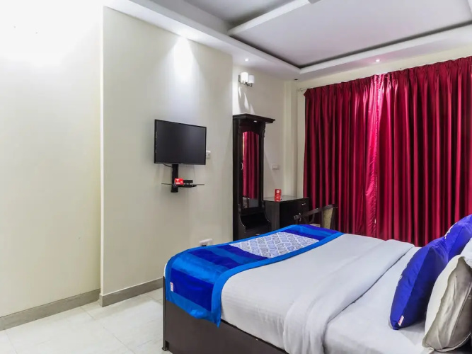 OYO 6796 Retreat Suites Inn
