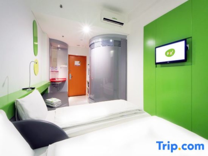 Standard room with city view