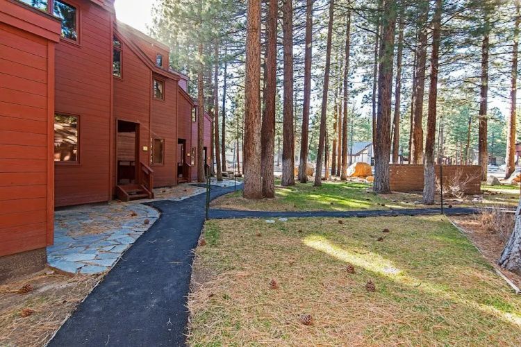 Winterset #18 - Shared Pool & Near Skiing!