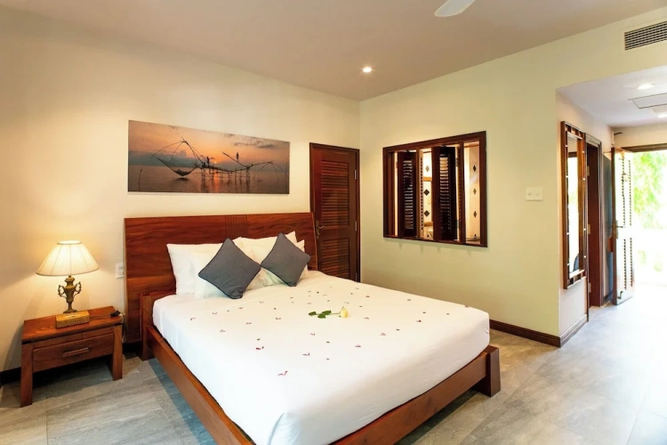 Deluxe Double room with balcony and with garden view