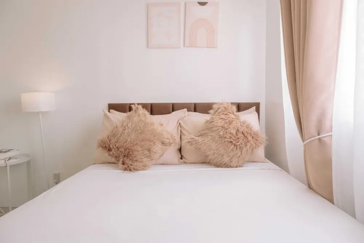 A Perfectly Chic Hideaway