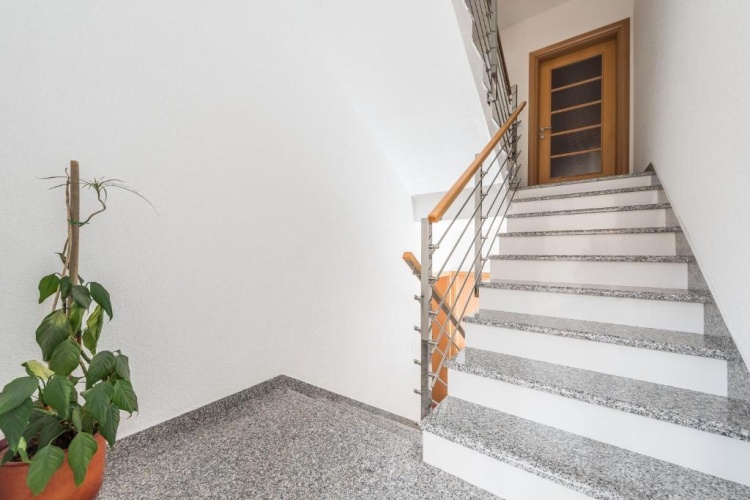 3 Bedrooms Apartment