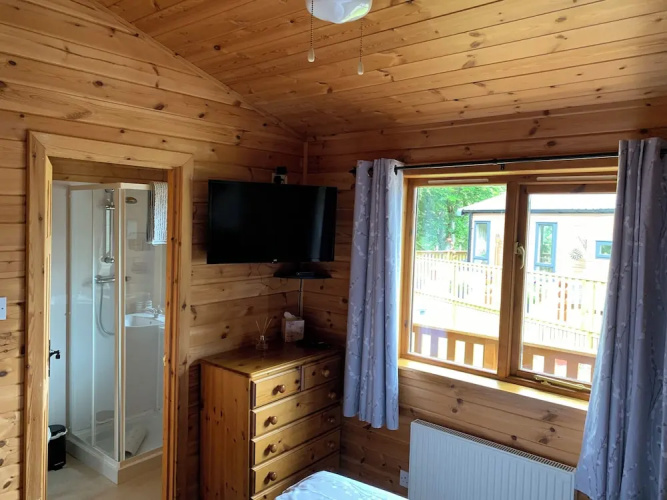 Teviot Lodge - Sleeps 6 - Pets - River Views