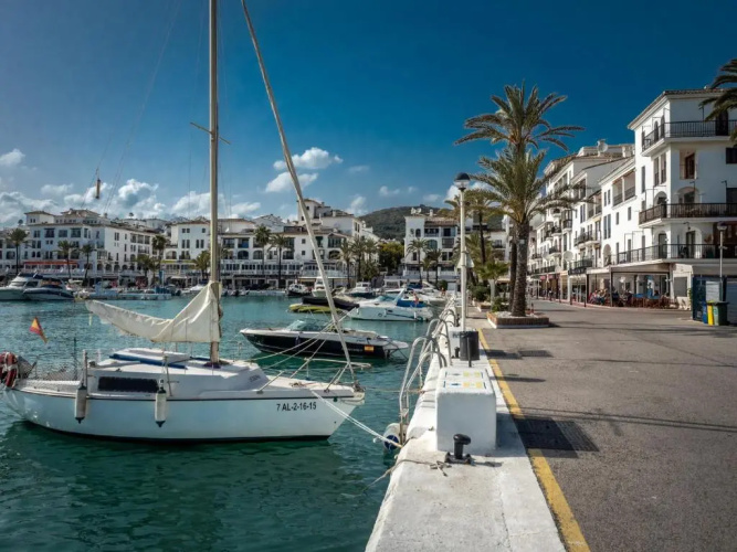 2173-Superb apt with amazing seaview