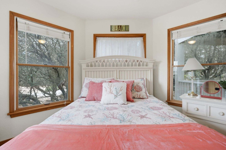 Golf & Surf 7BR: Private Pool, 5 Min to Beach