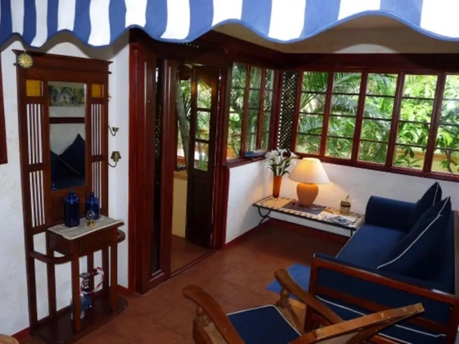 Standard Twin room with garden view